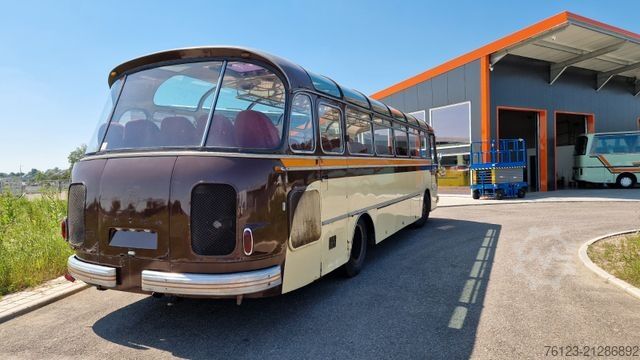 Távolsági autóbusz SETRA Kässbohrer Setra S 11