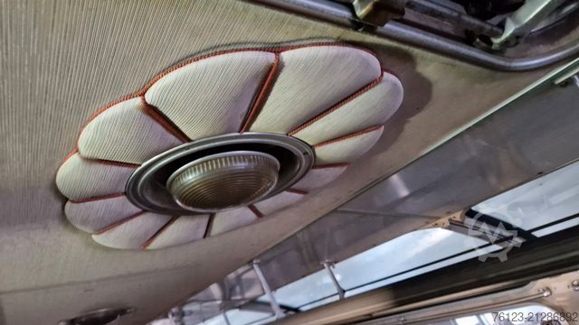 Távolsági autóbusz SETRA Kässbohrer Setra S 11