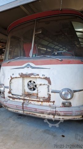 Távolsági autóbusz SETRA Kässbohrer Setra S 11