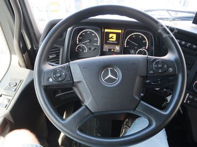 Veewagen MERCEDES-BENZ Actros 25L Böckmann Horses Big Equipe L3.56.26