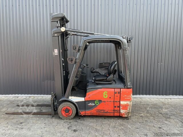 Elektrisk 3 -hjulet gaffeltruck Linde E16-02