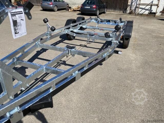 Båttrailer Brenderup Brenderup Premium Bootsanhänger 242500TB SR mit Superrollen, 2,5 to. 7,2m/ 24 Fuß