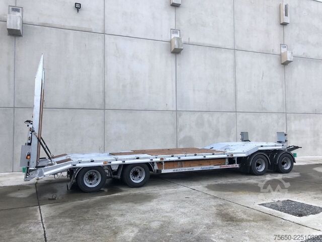 Alacsony rakodószintű pótkocsi Möslein T 4 VB H1 1 neuer 4 Achs Tieflader hydraulischen Rampen