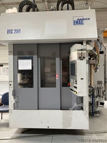 Shaft turning machine EMAG VTC 250