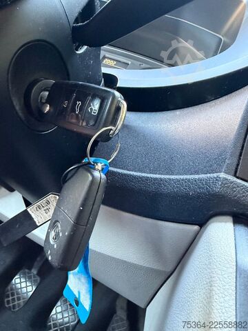 Minibus VW T6 Kombi 2.0 Tdi L1H1 Klima 9 Sitze Schiebetür