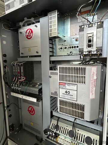 Pionowe centrum obróbkowe HAAS VF-2, with 4.axis rotary table