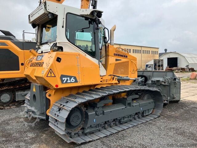 Straßenwalze LIEBHERR PR716