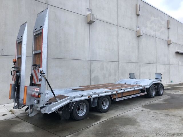 Remorcă cu platformă joasă Möslein T 4 VB H1  neuer 4 Achs Tieflader hydraulischen Rampen