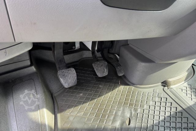 Samochód dostawczy z plandeką MERCEDES-BENZ Sprinter 316 Hebebühne