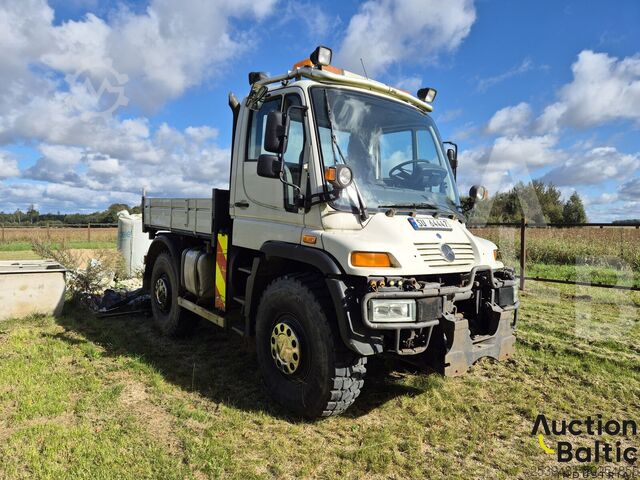 Kipper Mercedes-Benz Unimog U 400