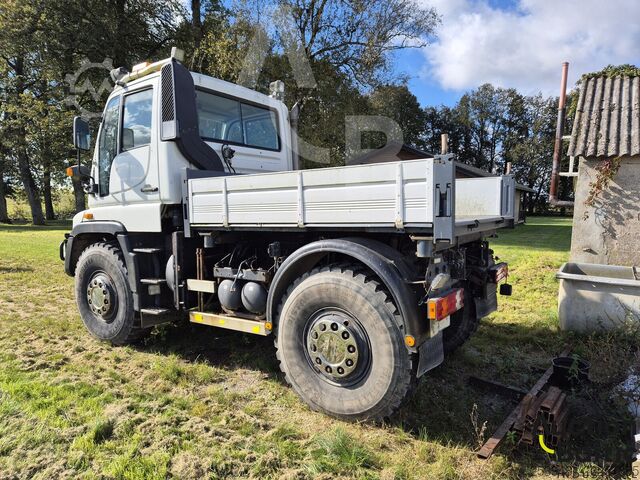 Kipper Mercedes-Benz Unimog U 400