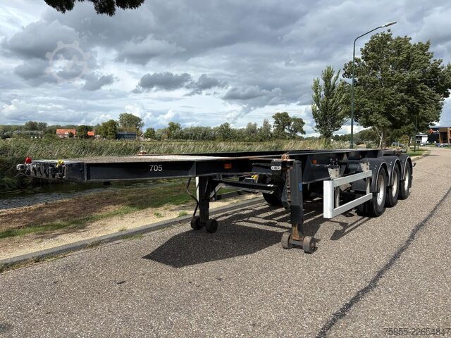 Transport av containrar Burg BPO 12-27 CCXAX 20 FT / Tankcontainer / ADR / A...
