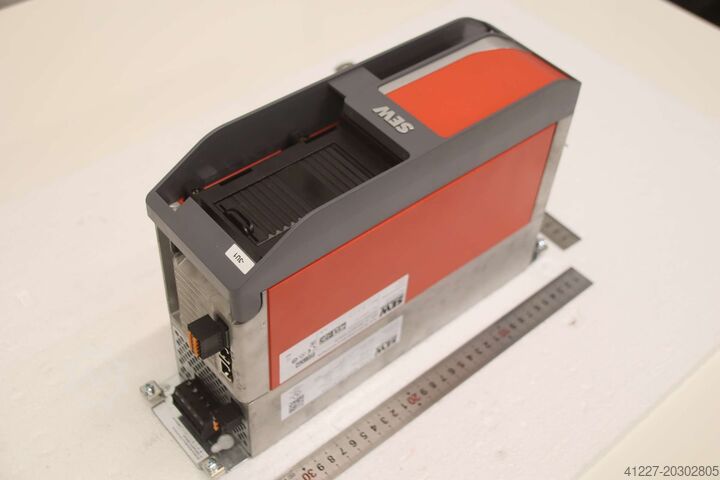Frekans dönüştürücü 0,55 kW SEW Eurodrive MDX91A-0020-5E3-4-XXX
