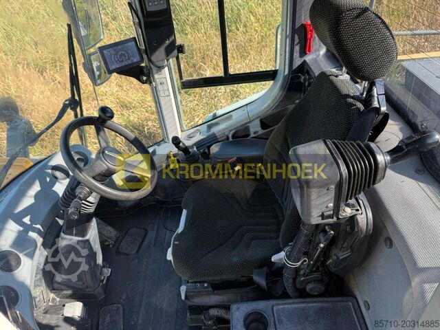 Utovarivač točkova Liebherr L 586 Xpower
