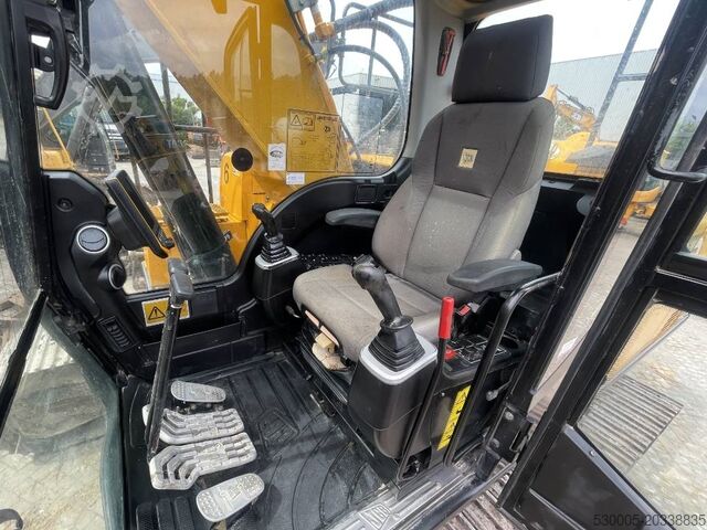 Bager za puzanje JCB JS 210 LC    2017