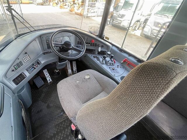 Kamion za otkači Volvo A 25 E      2007