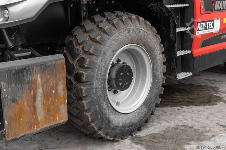 Telehandleri Manitou MRT 3570 360 210 Y
