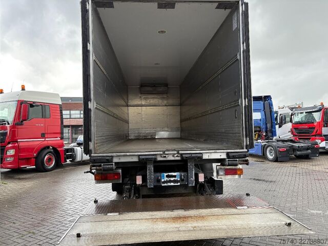 Transporte refrigerado/congelado Mercedes-Benz AXOR 1829 + THERMO KING 500e + MANUAL + LIFT