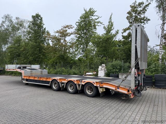 Dieplader oplegger Humbaur HTS30  3 Achs Satteltieflader, neuwertig