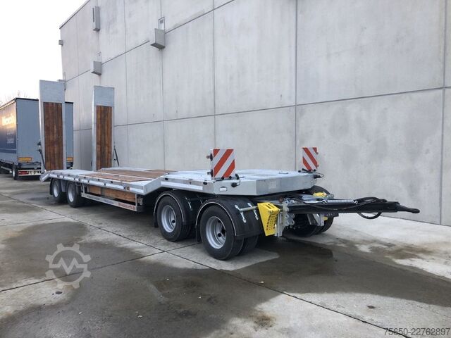 Dieplader oplegger Möslein T 4 VB H1  neuer 4 Achs Tieflader hydraulischen Rampen