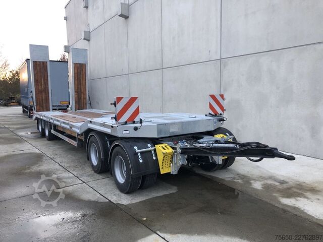 Dieplader oplegger Möslein T 4 VB H1  neuer 4 Achs Tieflader hydraulischen Rampen