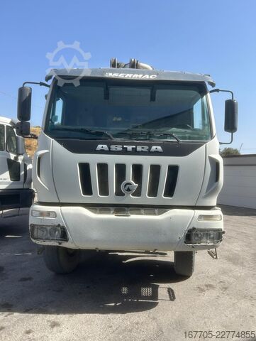 Camión bomba de hormigón Astra HD8 84.45