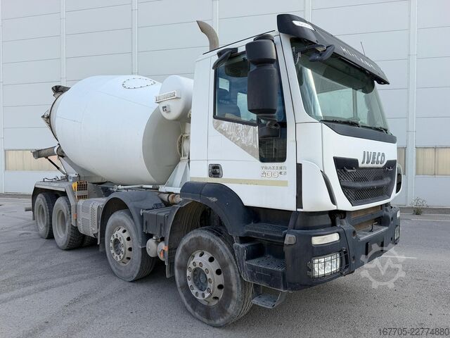 Camión hormigonera IVECO TRAKKER 400