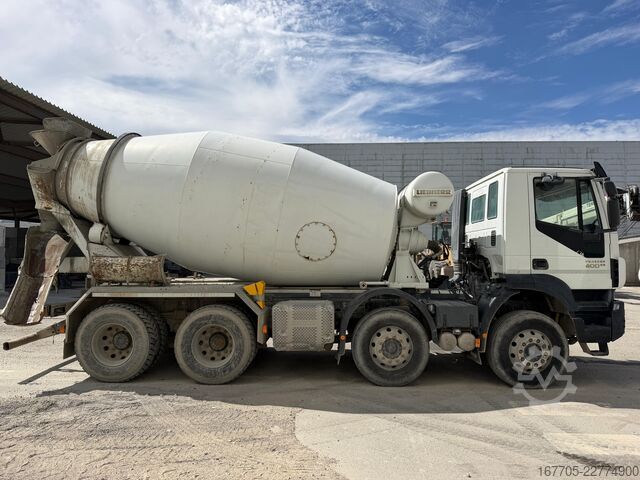 Autodomíchávač betonu IVECO TRAKKER 400