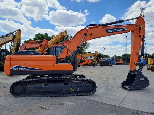 Excavadora sobre orugas Develon DX 225 LC-7M (UNUSED, multiple units available)