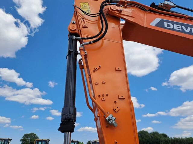 Excavadora sobre orugas Develon DX 225 LC-7M (UNUSED, multiple units available)