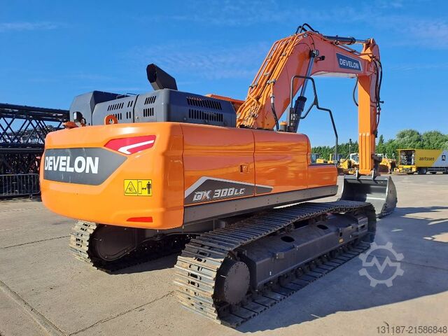 Crawler excavator Develon DX300LC-7M