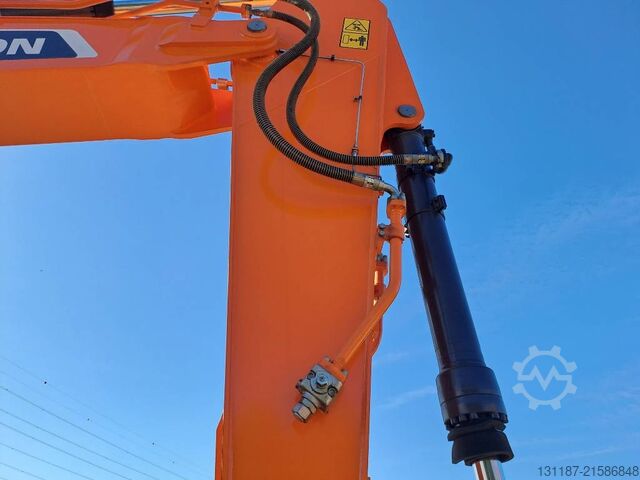 Crawler excavator Develon DX300LC-7M