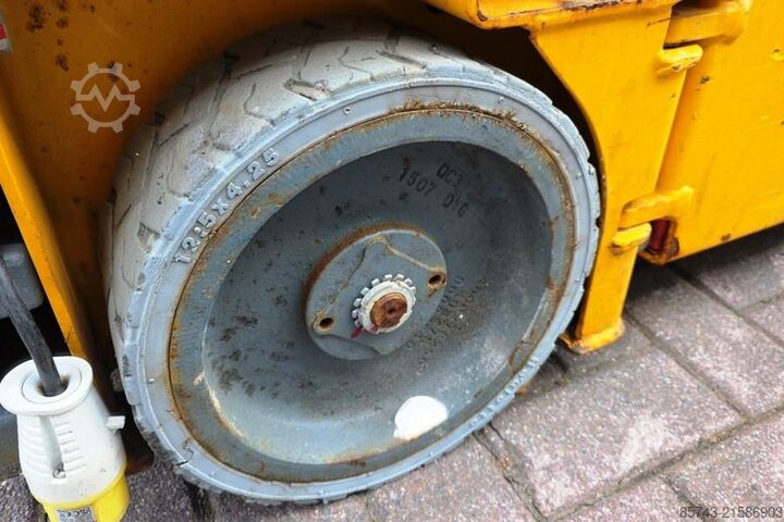 Podnośnik nożycowy Haulotte Optimum 8 Electric, 7.77m Working Height, 230kg Ca