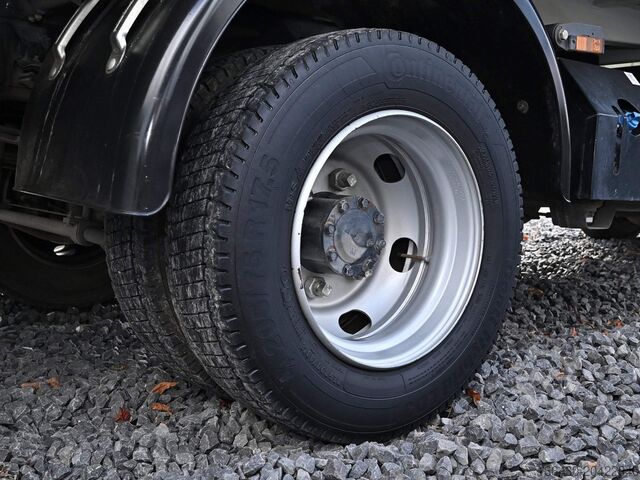 Furgon Mitsubishi Fuso Canter