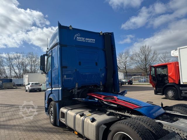 Standard tractor unit MERCEDES-BENZ Actros 1851 4x2 Unfallschaden/damaged