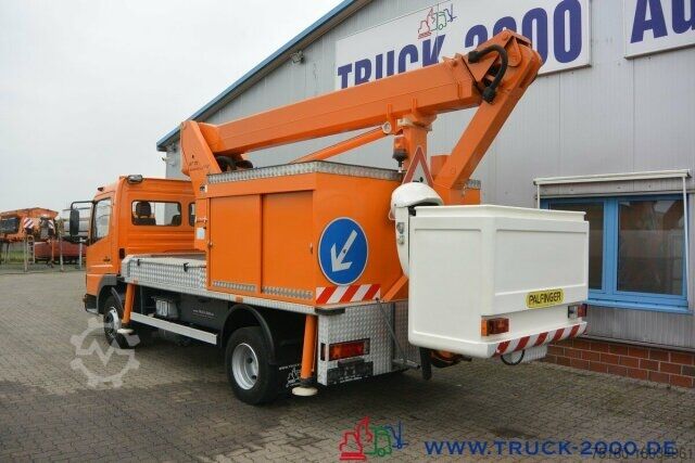 Panelvan Mercedes-Benz Atego 815 Wumag WT170 17 m seitl. Auslage 11.3 m