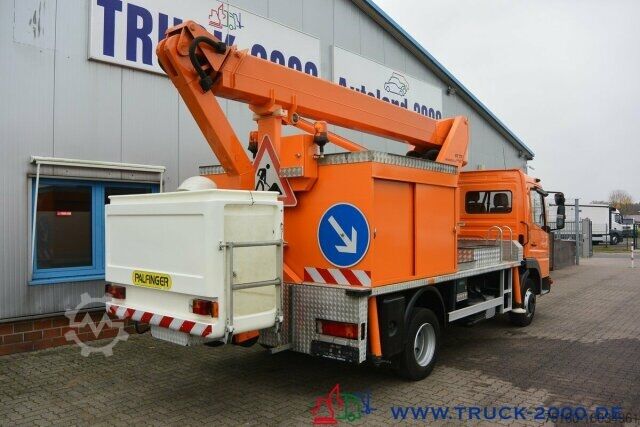 Panelvan Mercedes-Benz Atego 815 Wumag WT170 17 m seitl. Auslage 11.3 m