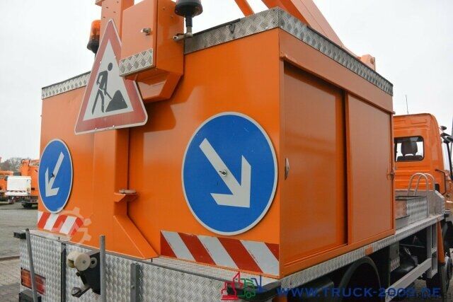 Panelvan Mercedes-Benz Atego 815 Wumag WT170 17 m seitl. Auslage 11.3 m