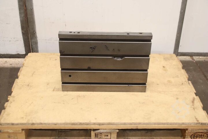 Clamping bracket with T-slots Guss 535/250/H400 mm