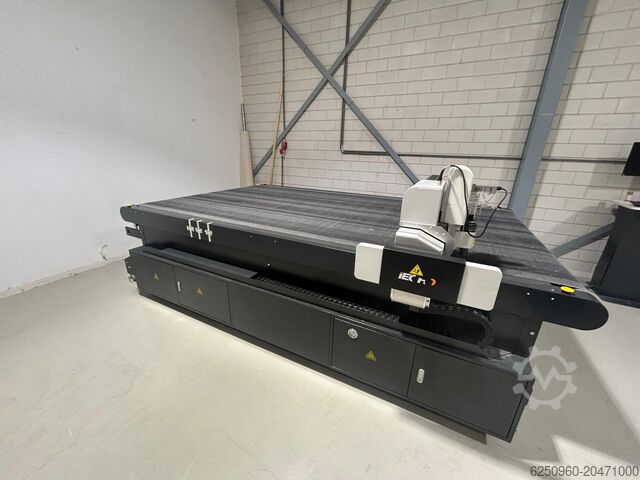 Snijmachine Iecho BK3 2517 digital cutting system