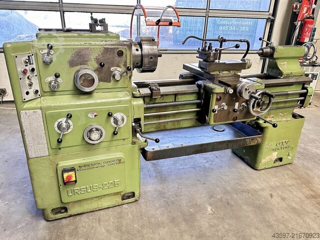 Center lathe Ursus 255