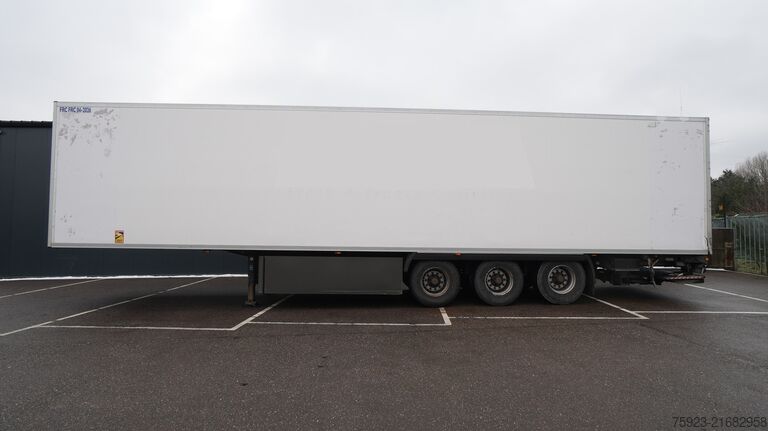 Trasporto refrigerato/congelato LAMBERET 3 AXLE FRIGO TRAILER WITH CARRIER VECTOR 1950 MT