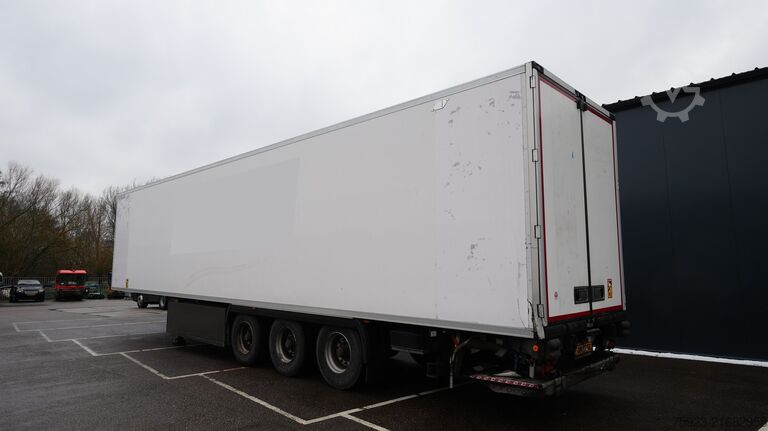 Trasporto refrigerato/congelato LAMBERET 3 AXLE FRIGO TRAILER WITH CARRIER VECTOR 1950 MT