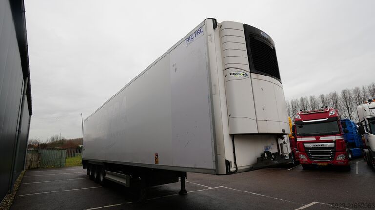 Trasporto refrigerato/congelato LAMBERET 3 Axle frigo trailer with CARRIER VECTOR 1950 M...