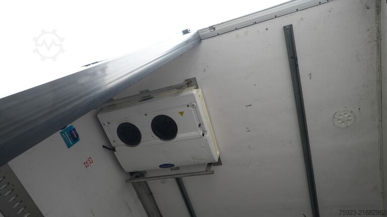 Trasporto refrigerato/congelato LAMBERET 3 Axle frigo trailer with CARRIER VECTOR 1950 M...