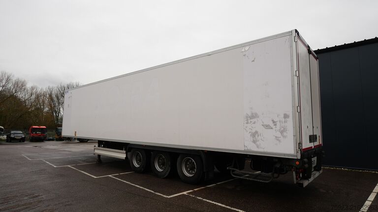 Trasporto refrigerato/congelato LAMBERET 3 Axle frigo trailer with CARRIER VECTOR 1950 M...