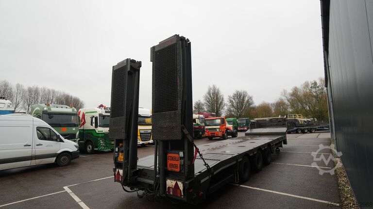 Caricatore semi basso Nooteboom Semi low loader trailer