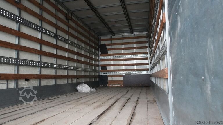 Valigia MAN TGL 12.220 closed box truck