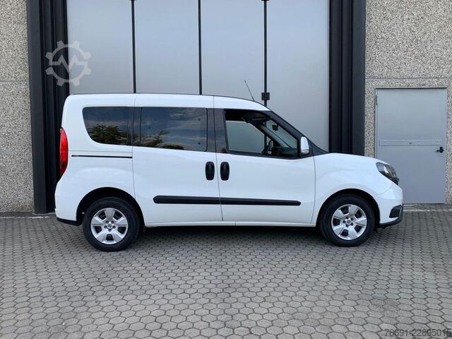 Autocamion cu destinație specială FIAT Doblò