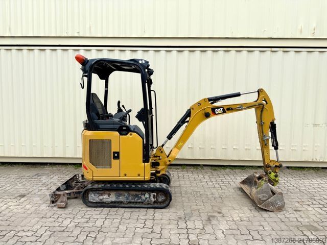 Minikotró CATERPILLAR 301.5 / 2020 BJ / 2 x Löffel